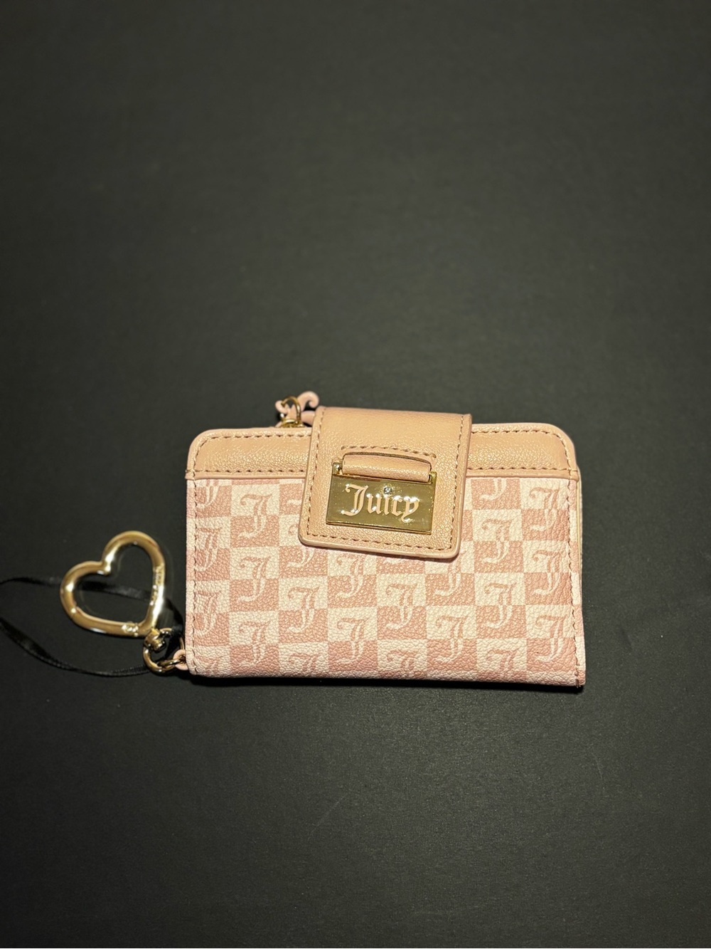 BRAND NEW! Blush Pink Juicy Couture Wallet💖 never used, great condition, cute!
